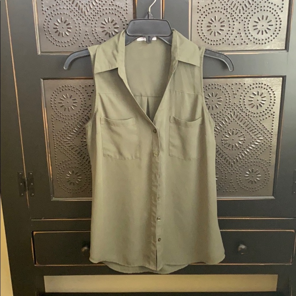 Collared tank
